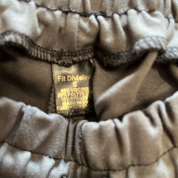 Classic shorts. Yoga, lounge, running, active booty shorts. NWT. Womens size S - Picture 6 of 7